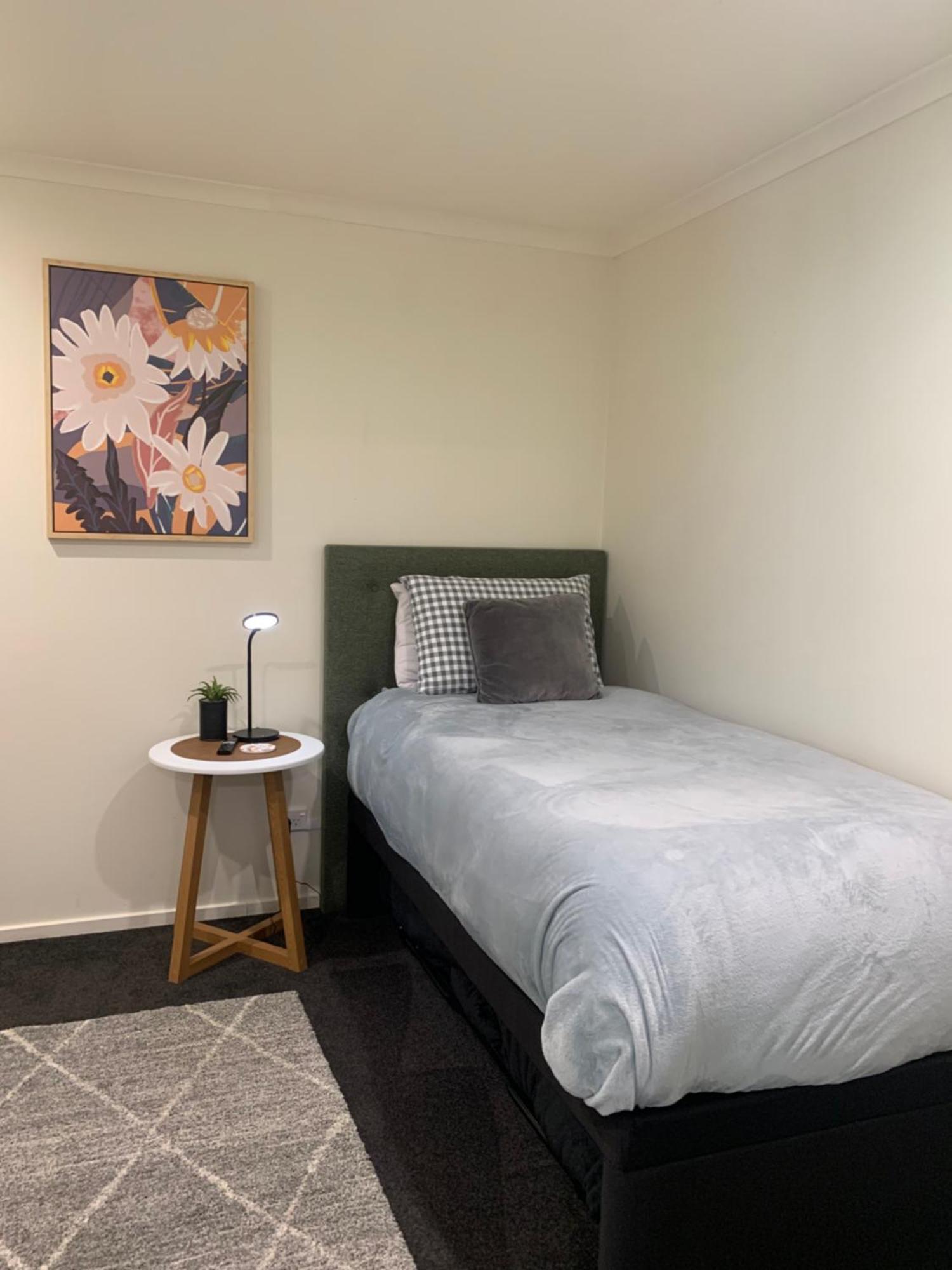 דנידין March Apartments חדר תמונה